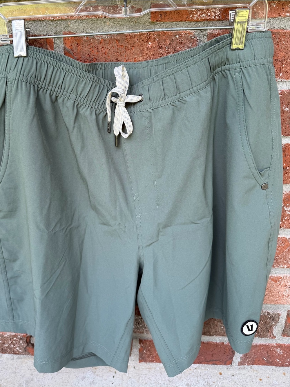 Vuori Men's Kore Short (Unlined).Olive size xxl